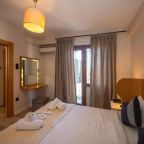 Семейный (Семейный номер с балконом), Alfa Aparts Suite