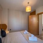 Семейный (Семейный номер с балконом), Alfa Aparts Suite