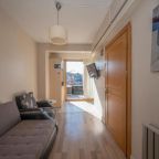 Семейный (Семейный номер с балконом), Alfa Aparts Suite