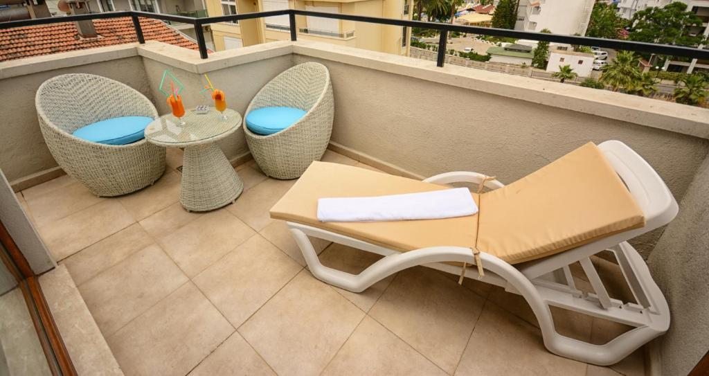 Сьюит (Трехместный люкс с террасой) отеля City Hotel Marmaris, Мармарис