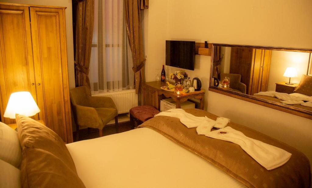 Двухместный (Двухместный номер с 1 кроватью и базовыми удобствами) отеля Sarnic Suites, Стамбул