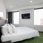 De Luxe (Deluxe Suite with river view), Отель Gorskiy city hotel