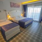 Трехместный (Трехместный номер Делюкс с видом на море), Marmaris Beach Hotel - Natalie's Beach Hotel