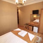 Двухместный (Двухместный номер эконом-класса с 1 двуспальной или 2 отдельными кроватями - Первый этаж), Tashkonak Studio Suites
