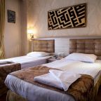 Двухместный (Двухместный номер эконом-класса с 1 двуспальной или 2 отдельными кроватями - Первый этаж), Tashkonak Studio Suites