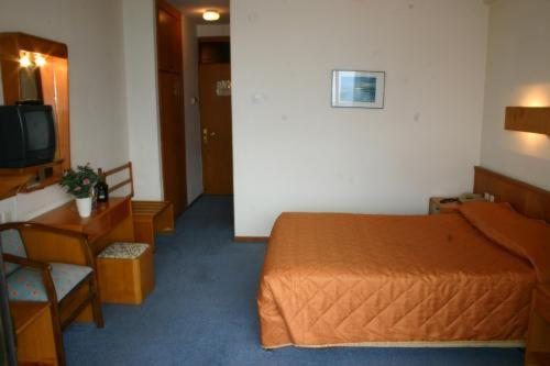 Двухместный (Двухместный номер с 1 кроватью или 2 отдельными кроватями и видом на море) отеля Sozer, Кушадасы