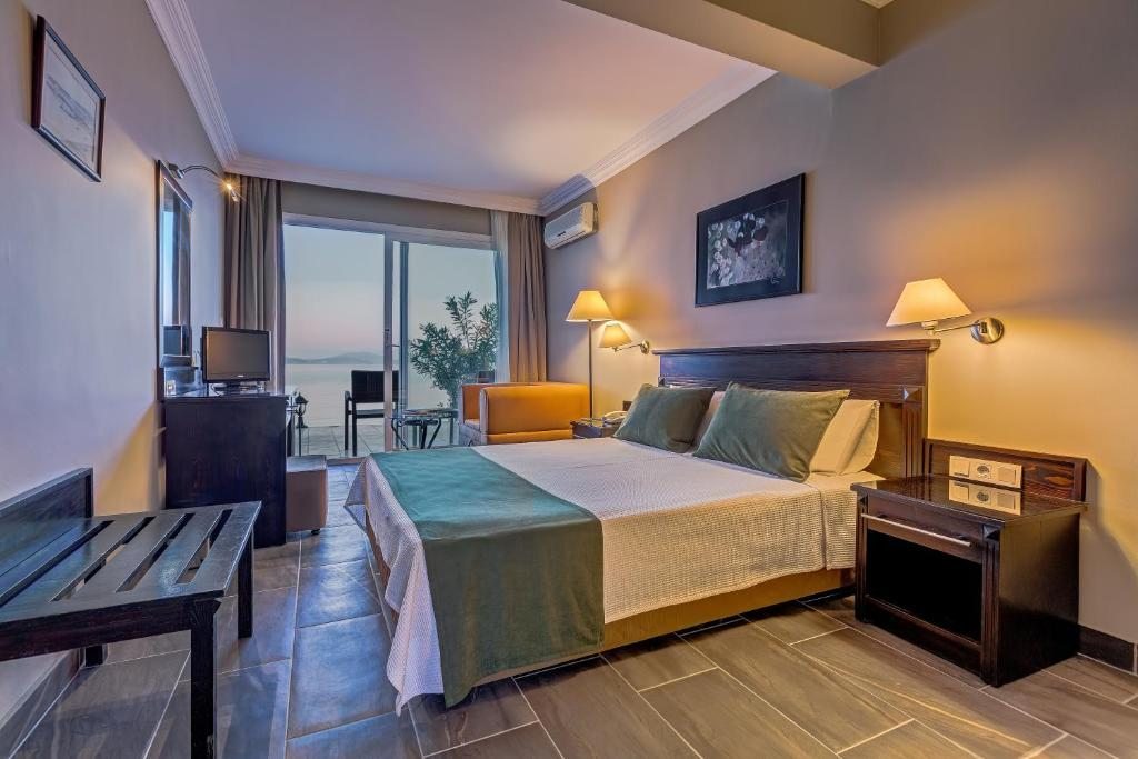 Двухместный (Двухместный номер с 1 кроватью или 2 отдельными кроватями и видом на море) отеля Cunda, Айвалык