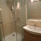 Двухместный (Двухместный номер Делюкс с 1 кроватью и душем), Гостиница Император