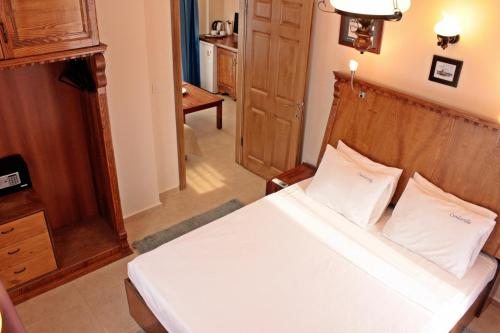 Двухместный (Улучшенный двухместный номер с 1 кроватью) отеля Cundavilla Hotel, Айвалык