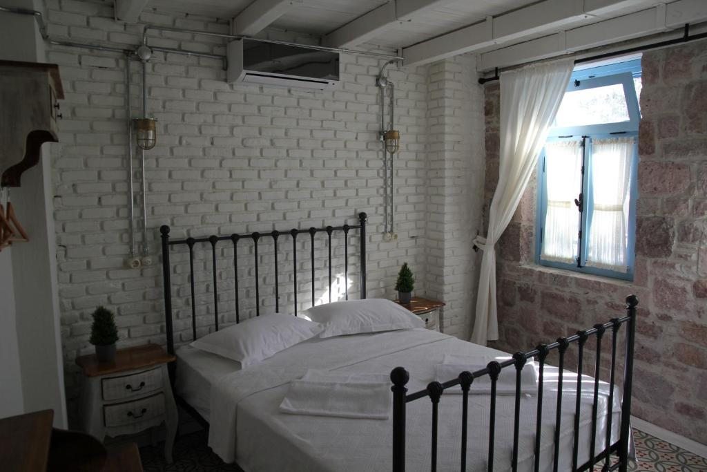 Двухместный (Двухместный номер с 1 кроватью) семейного отеля Cesmeli Han, Айвалык