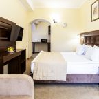 Семейный (Family +), Отель Бристоль