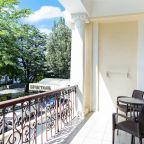 Семейный (Family +), Отель Бристоль