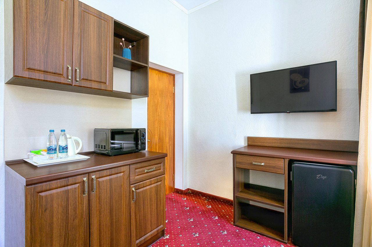 Люкс (Полулюкс), Отель Бристоль