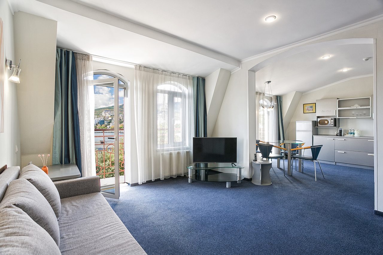 Сьюит (Двухуровневый люкс с видом на море), Отель Бристоль