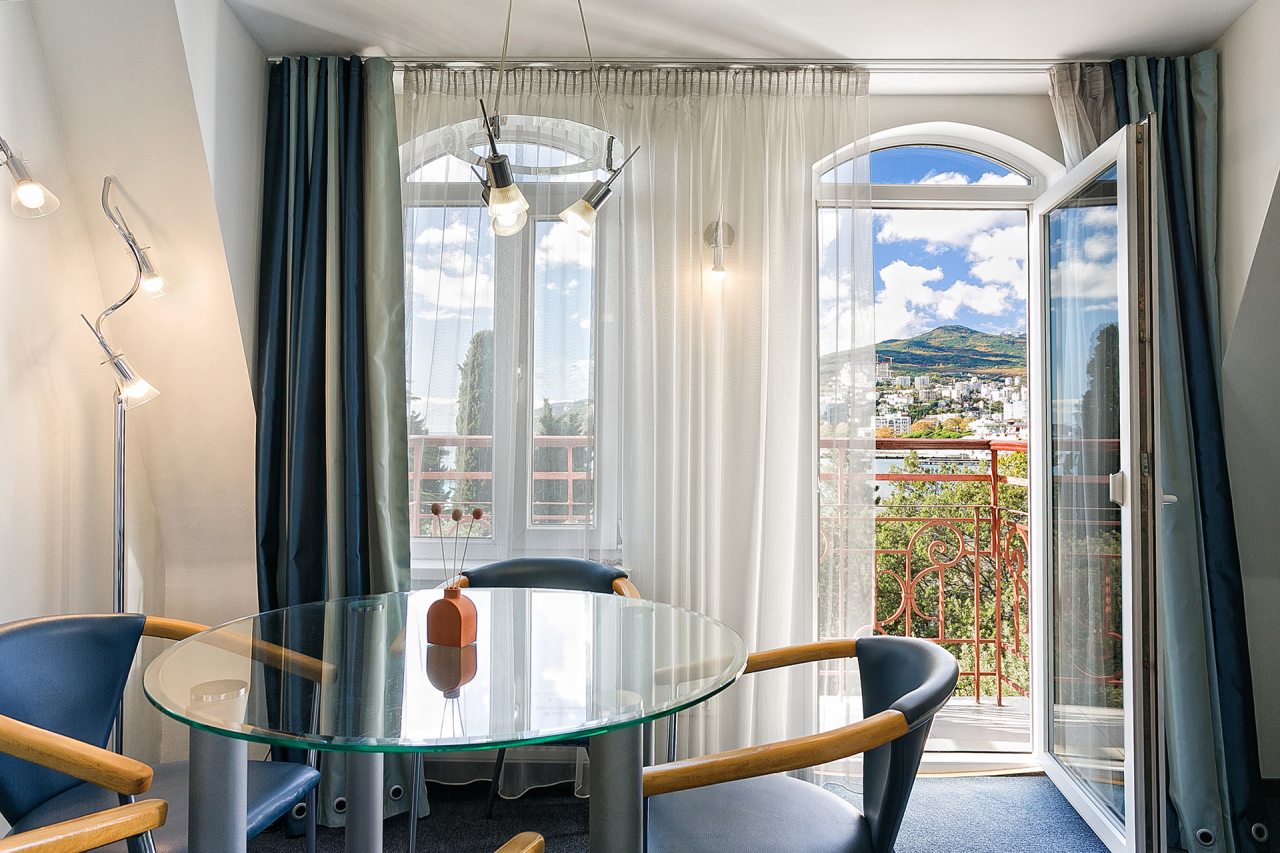 Сьюит (Двухуровневый люкс с видом на море), Отель Бристоль