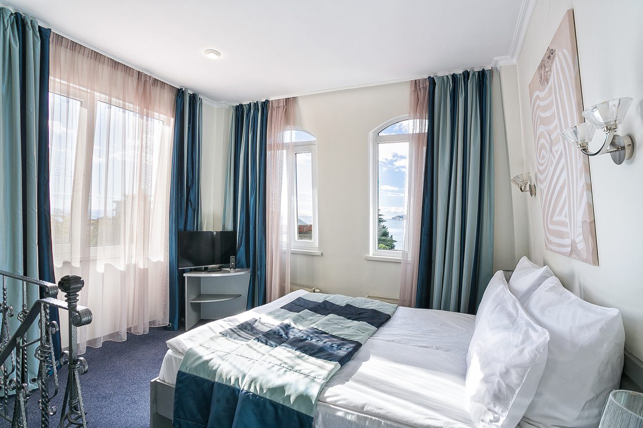 Сьюит (Двухуровневый люкс с видом на море), Отель Бристоль