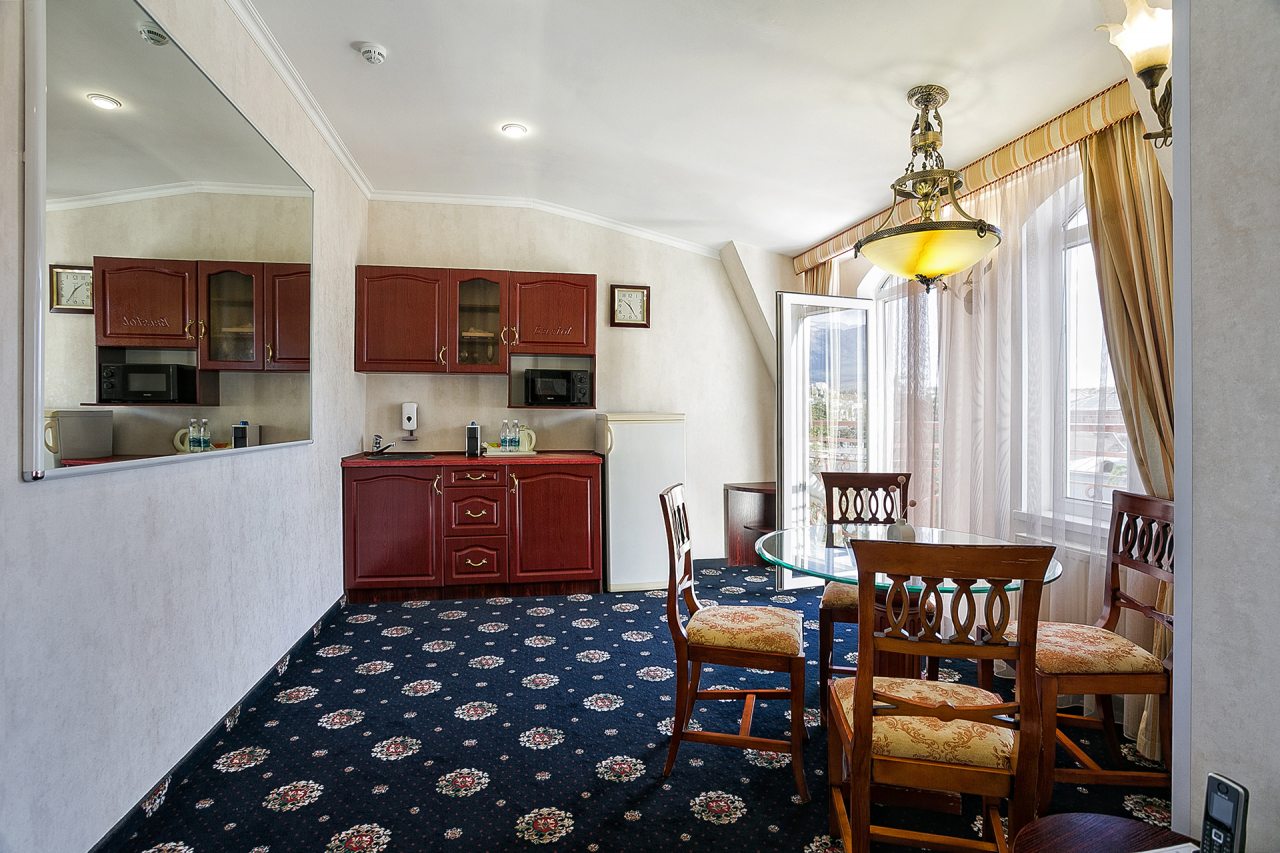 Сьюит (Двухуровневый люкс с видом на море), Отель Бристоль