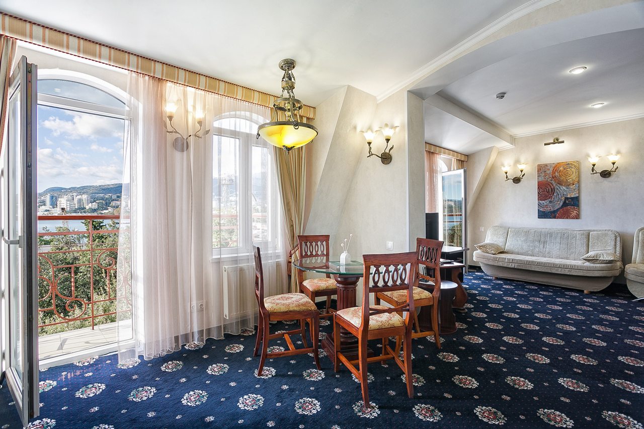 Сьюит (Двухуровневый люкс с видом на море), Отель Бристоль