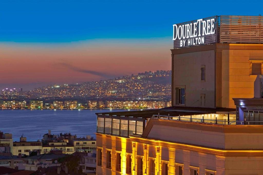 Отель DoubleTree by Hilton Izmir - Alsancak, Измир