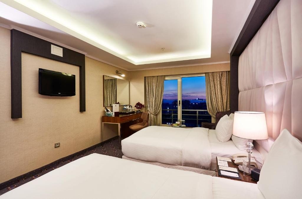 Двухместный (Двухместный номер с 2 отдельными кроватями) отеля DoubleTree by Hilton Izmir - Alsancak, Измир