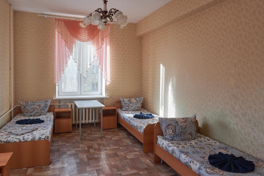 Номер (Односпальная кровать в общем номере с 3 кроватями) хостела Общежитие на Ленина 18, Магнитогорск