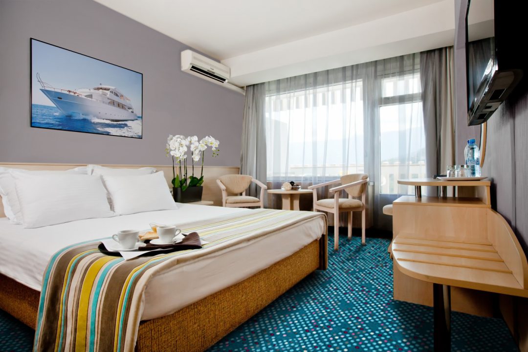 Двухместный в корпусе YALTA INTOURIST (Стандарт с двуспальной кроватью) отеля Ялта Интурист - Отель Yalta Intourist Green Park