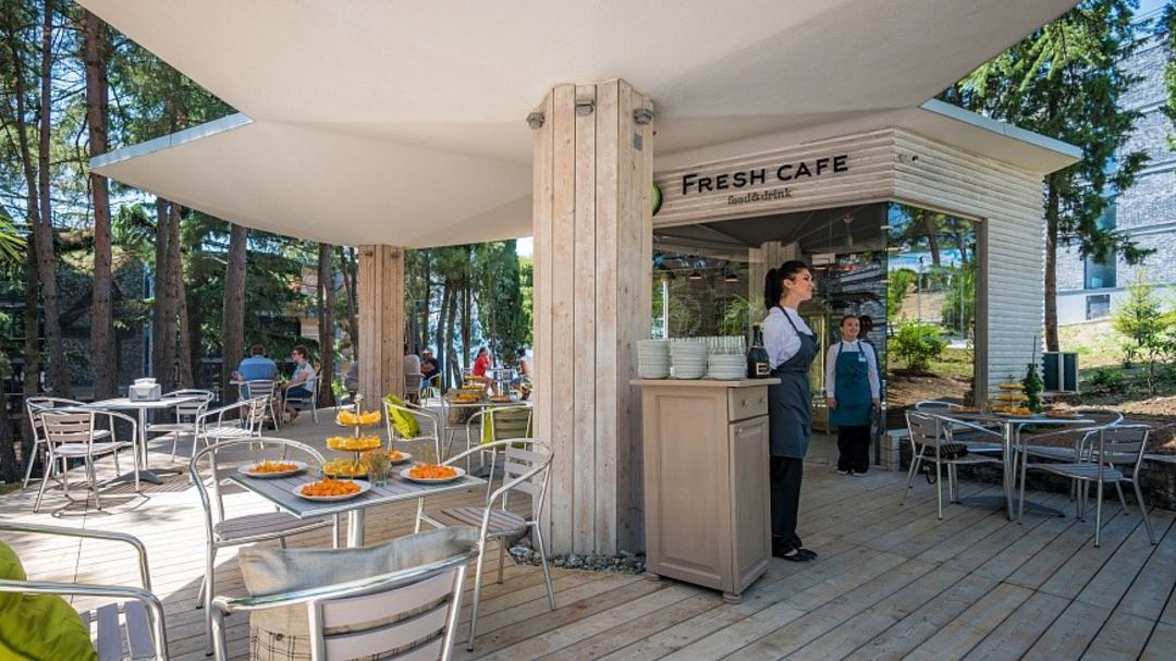 Уютное кафе Fresh café, Ялта Интурист - Отель Yalta Intourist Green Park