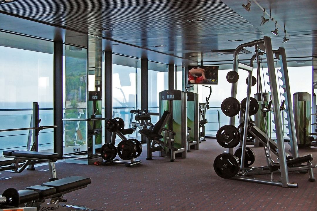 Панорамный фитнес-центр на 16 этаже отеля, Ялта Интурист - Отель Yalta Intourist Green Park