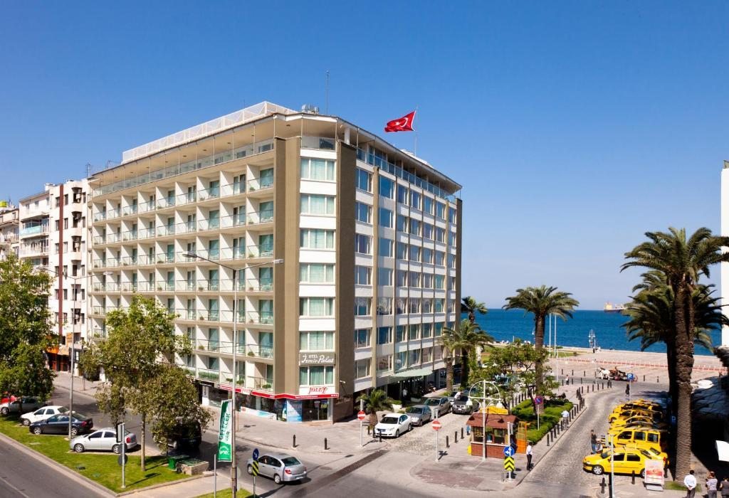 Отель Izmir Palas, Измир