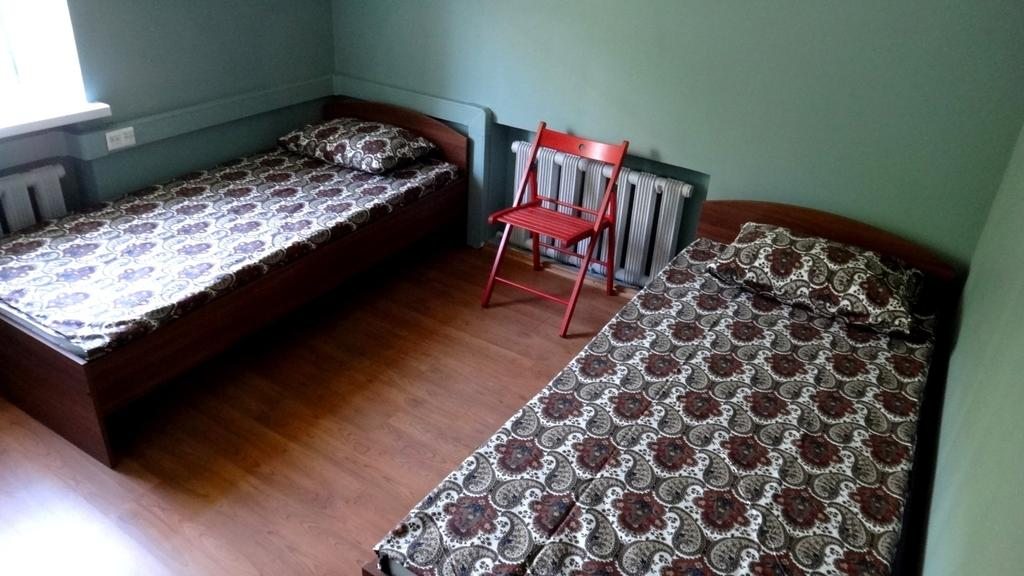 Номер (Односпальная кровать в 2-местном общем мужском номере) гостевого дома Гуд Румс, Ростов-на-Дону