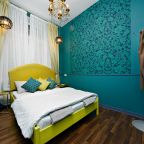 Изумруд: бра, вешалка, зеркало, стол, стул.