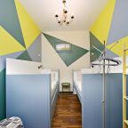 Парус: бра, вешалка, зеркало, стол, стул, пуфик, комод.