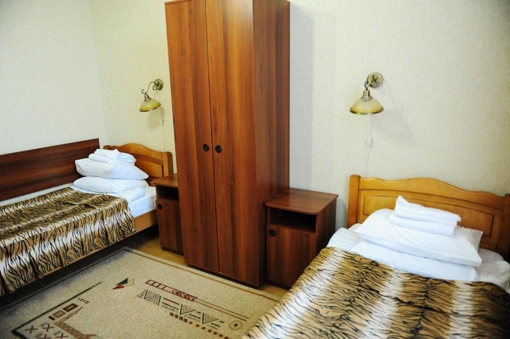 Номер (Односпальная кровать в общем номере для мужчин и женщин, лечение включено) отеля Ленина, Ульяновск