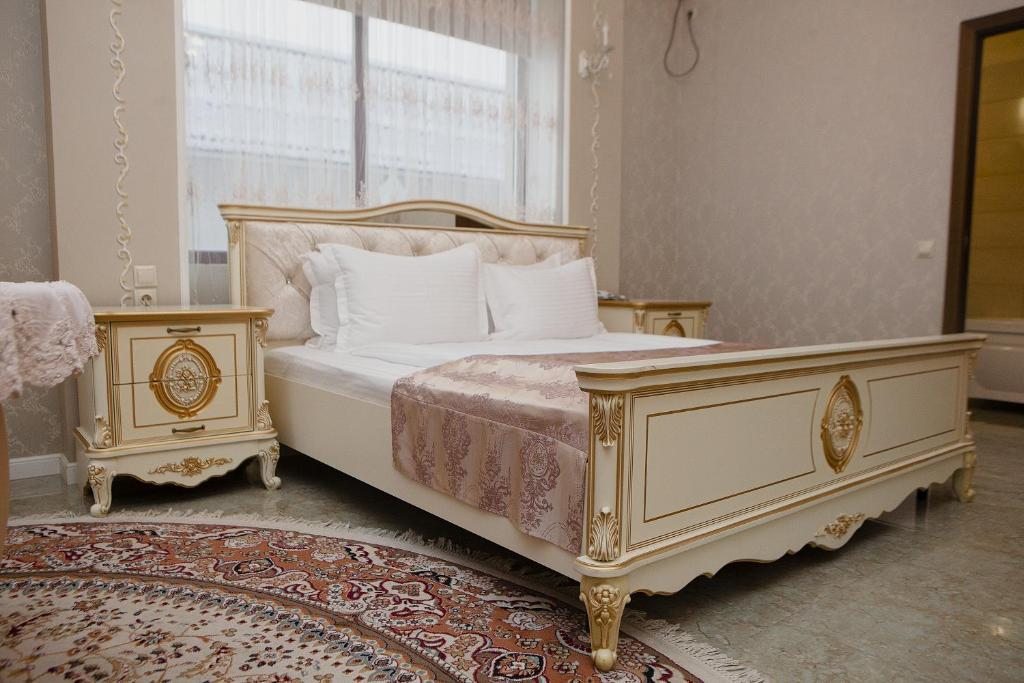 Двухместный (Улучшенный двухместный номер с 1 кроватью) отеля Grand Hayat, Черкесск