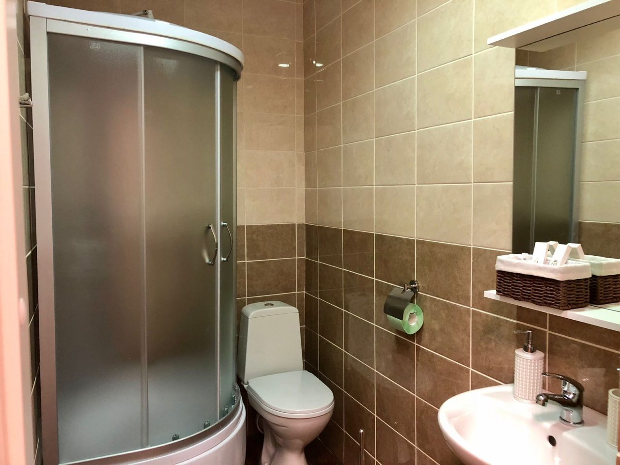 Восьмиместный (Общий номер с собственным санузлом), Хостел Точка