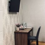 телевизор и рабочий стол
