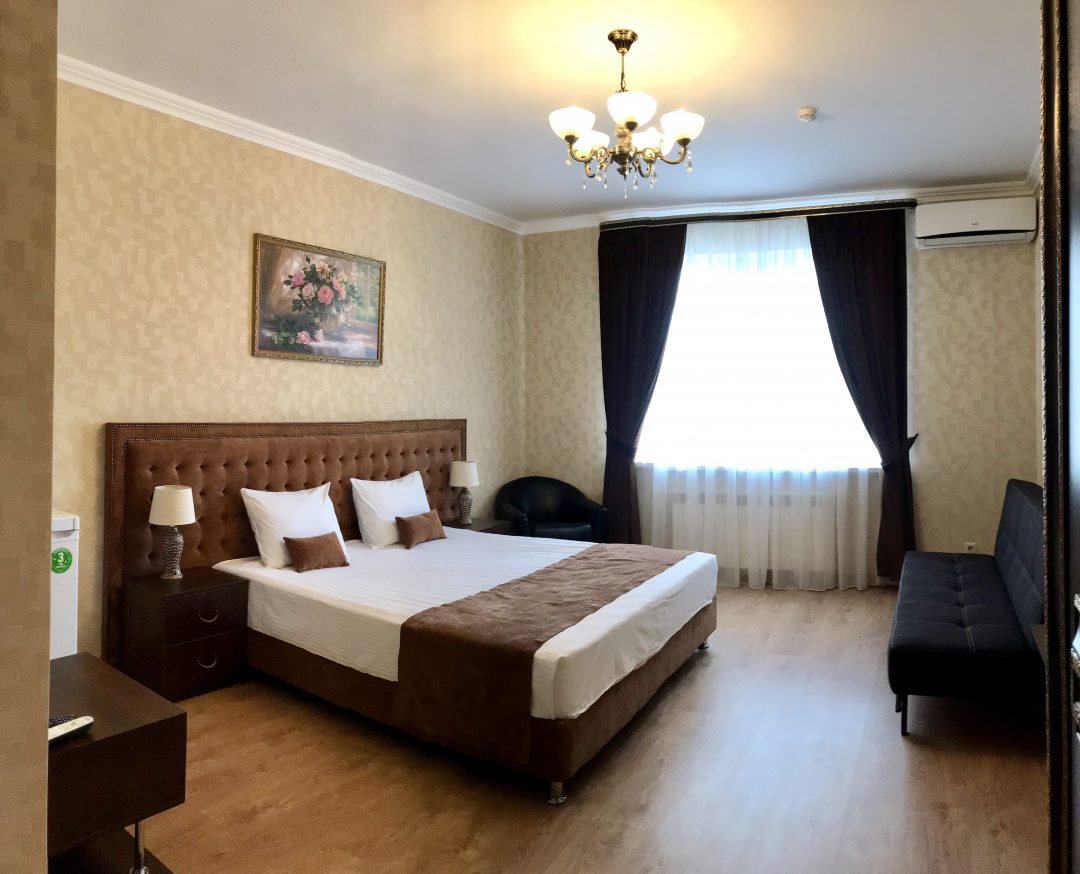 Двухместный (Улучшеный двухместный 2х спальная кровать + диван кровать,) гостевого дома Арго, Краснодар