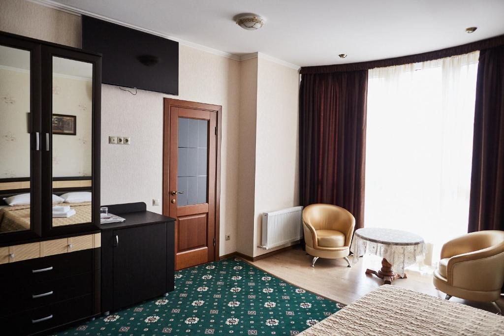 Полулюкс (двухместный 301) гостевого дома Rest-Exclusive, Кисловодск