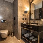 Двухместный (Улучшенный номер с кроватью размера «king-size»), Отель DoubleTree By Hilton Izmir Airport