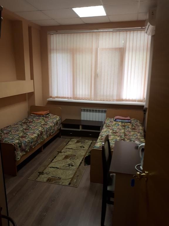Двухместный (Двухместный номер с 2 отдельными кроватями и общей ванной комнатой) отеля Медик, Сочи