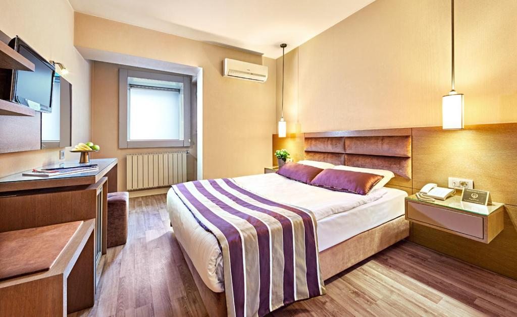 Двухместный (Двухместный номер с 1 кроватью или 2 отдельными кроватями) отеля Hotel Zeybek, Измир