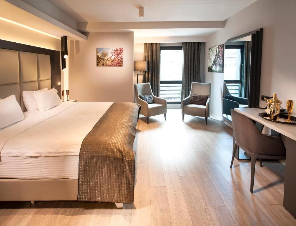 Двухместный (Двухместный номер бизнес-класса с 1 кроватью плюс скидка в размере 15% на услуги прачечной) отеля Smart, Измир