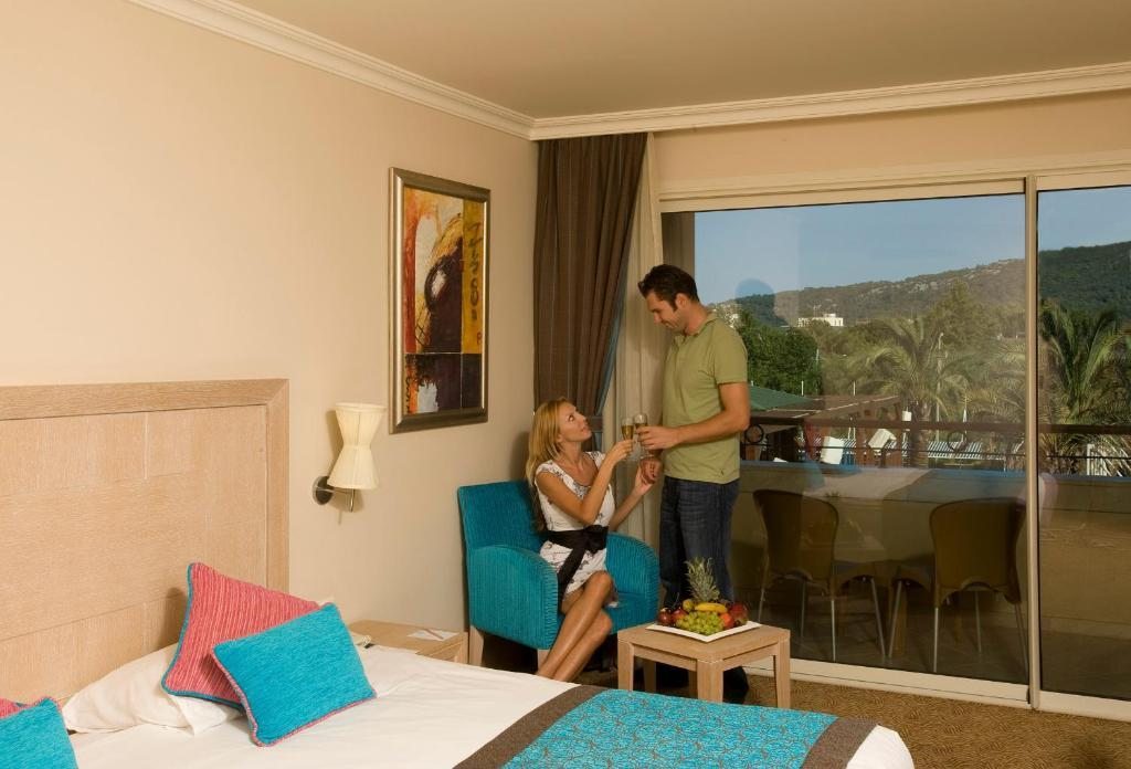 Двухместный (Стандартный двухместный номер с 1 кроватью или 2 отдельными кроватями) курортного отеля Crystal De Luxe Resort & Spa, Кемер