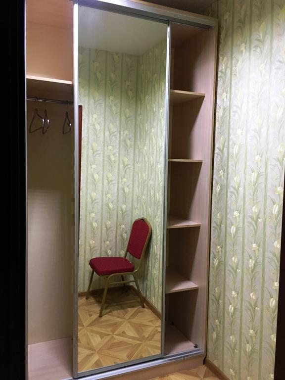 Номер (Кровать в общем 6-местном номере для мужчин и женщин) отеля Абсолют, Арсеньев