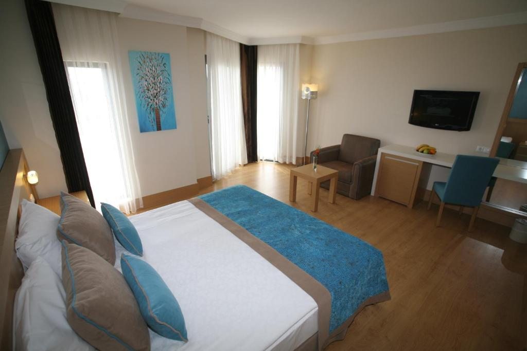 Двухместный (Двухместный номер с 1 кроватью или 2 отдельными кроватями - Бесплатный трансфер) курортного отеля Limak Limra, Кемер
