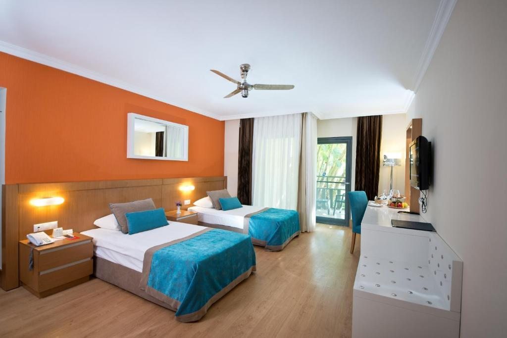 Двухместный (Стандартный двухместный номер с 1 кроватью или 2 отдельными кроватями) курортного отеля Limak Limra, Кемер