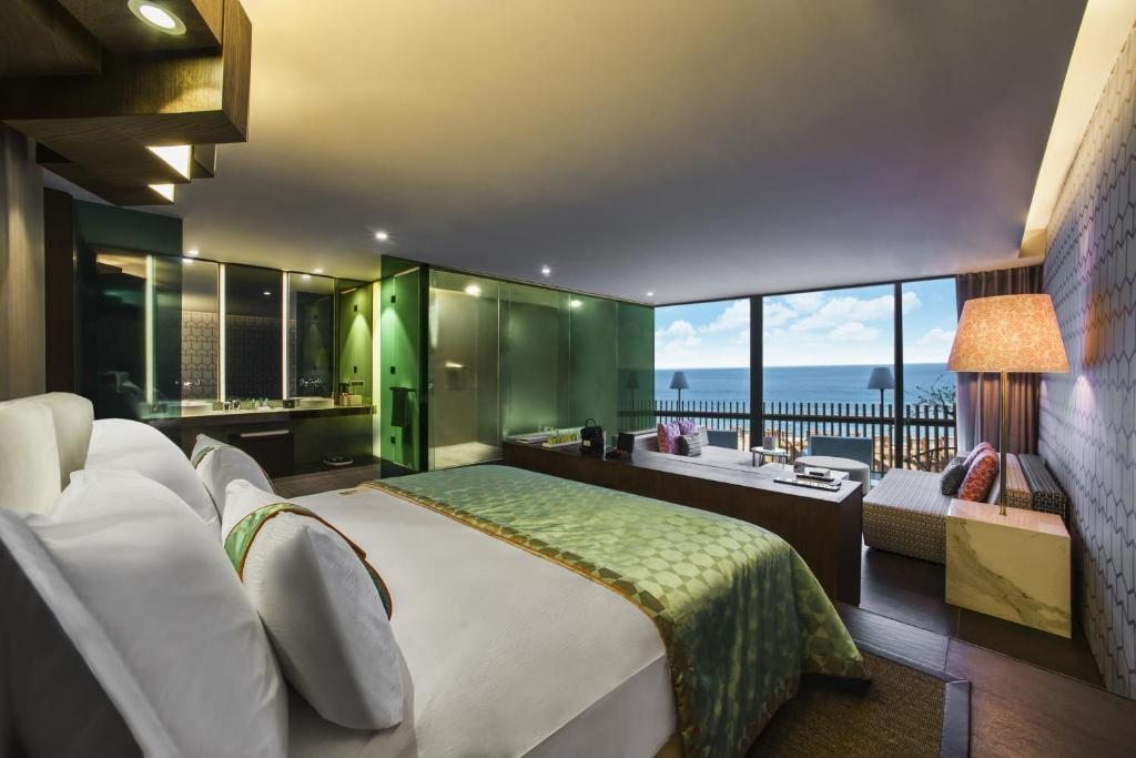 Сьюит (Люкс с видом на море (для 2 взрослых и 2 детей)) отеля Maxx Royal Kemer Resort, Кемер