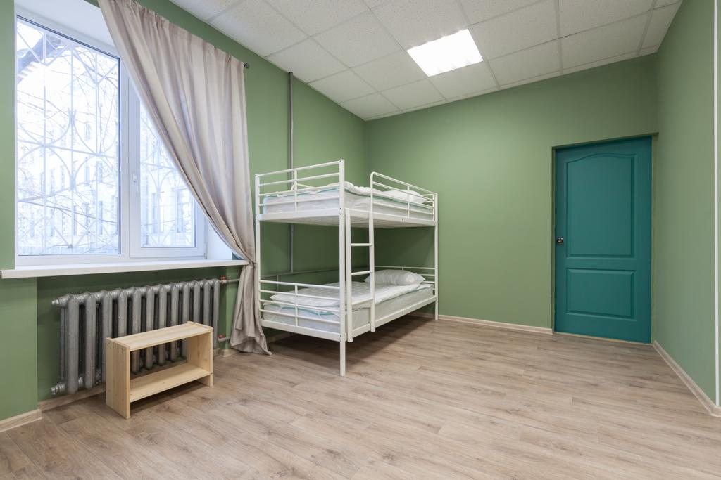 Десятиместный (Койко-место в 10-местном общем номере для мужчин и женщин) хостела Story Hostel, Екатеринбург