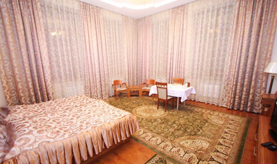Полулюкс отеля Эдельвейс, Алматы