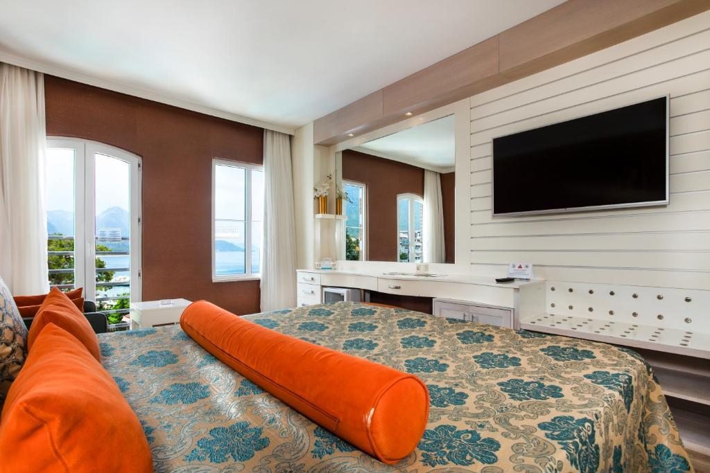 Двухместный (Стандартный двухместный номер с 1 кроватью, cо стороны моря) курортного отеля Orange, Кемер